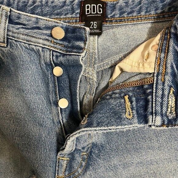 BDG Urban Outfitters Destroyed Jeans in Medium Wash Waist 26" - Picture 5 of 9